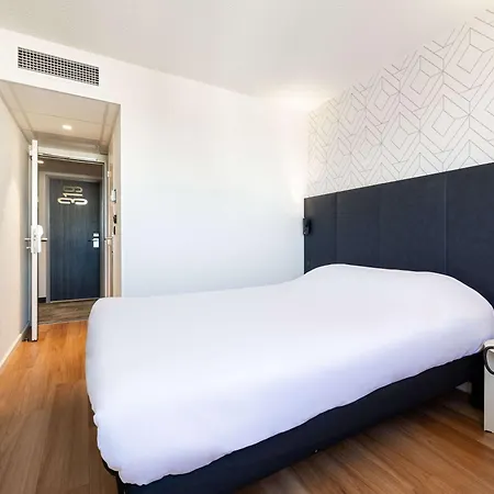 Hotel Ibis Est Mediterranee A9/a75 (adults Only)
