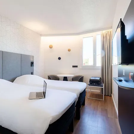Hotel Ibis Est Mediterranee A9/a75 (adults Only) Béziers