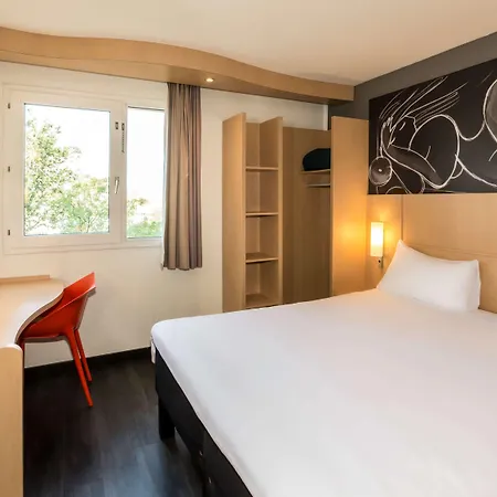 Hotel Ibis Est Mediterranee A9/a75 (adults Only) 3*