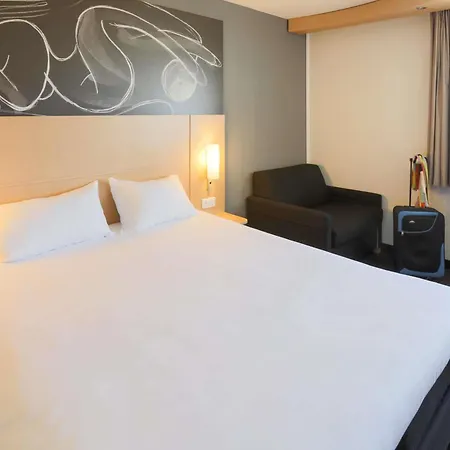 Hotel Ibis Est Mediterranee A9/a75 (adults Only) 3*