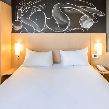 Hotel Ibis Est Mediterranee A9/a75 (adults Only) Béziers
