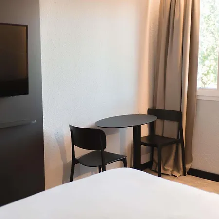 Hotel Ibis Est Mediterranee A9/a75 (adults Only)