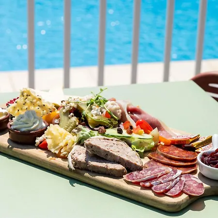 Hotel Ibis Est Mediterranee A9/a75 (adults Only) Béziers