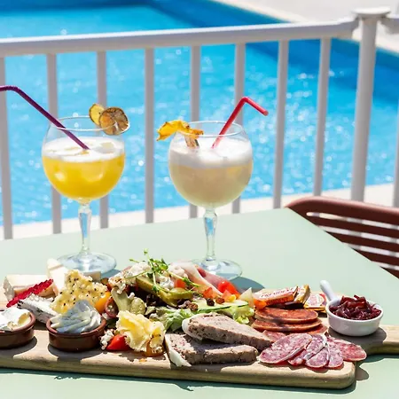 Hotel Ibis Est Mediterranee A9/a75 (adults Only) Béziers