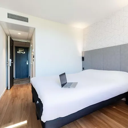 Hotel Ibis Est Mediterranee A9/a75 (adults Only)