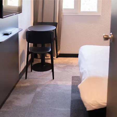 Hotel Ibis Est Mediterranee A9/a75 (adults Only)