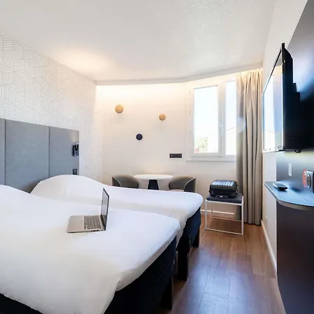 מלון Ibis Est Mediterranee A9/a75 (adults Only) 3*