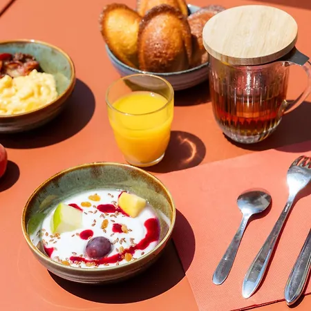 Hotel Ibis Est Mediterranee A9/a75 (adults Only)