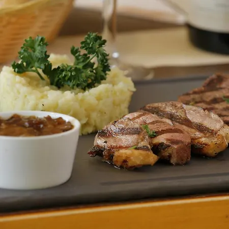ホテル Ibis Est Mediterranee A9/a75 (adults Only) 3*