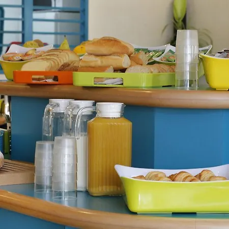 Hotel Ibis Est Mediterranee A9/a75 3*