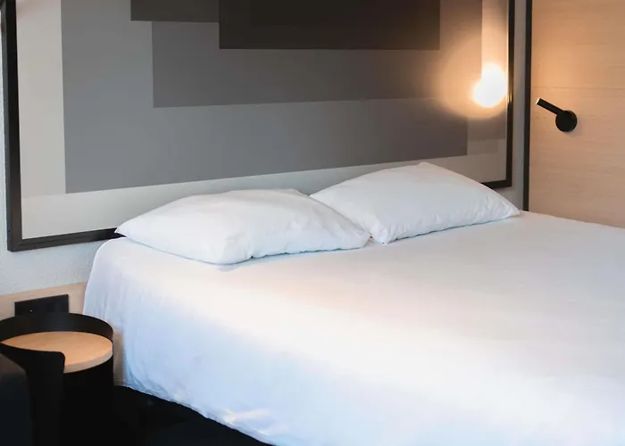Ibis Est Mediterranee A9/a75 (adults Only) Отель 3*
