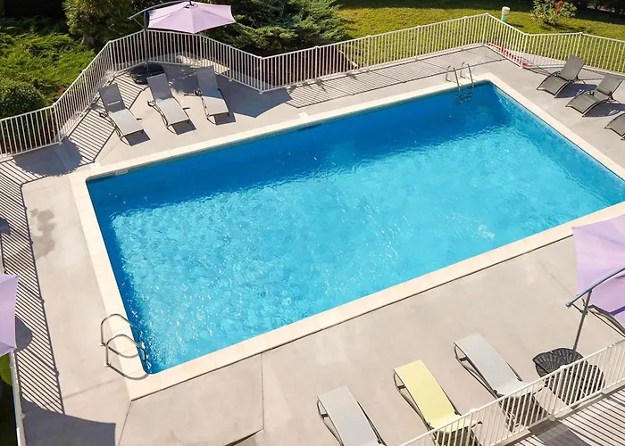 Отель Ibis Est Mediterranee A9/a75 (adults Only)